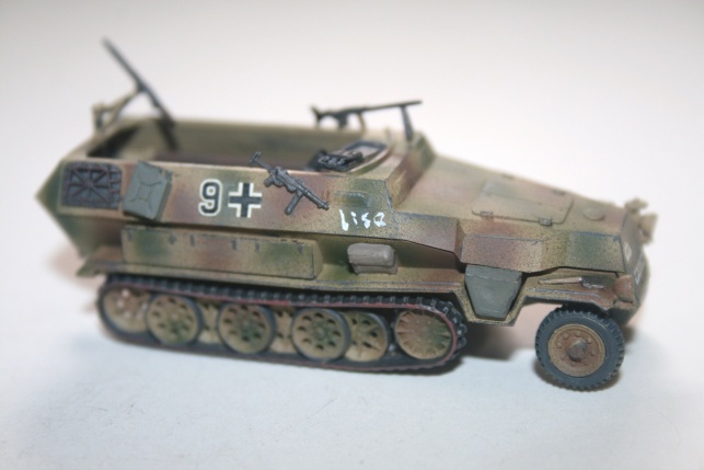 b) Sd.Kfz.251/2 Ausf.C